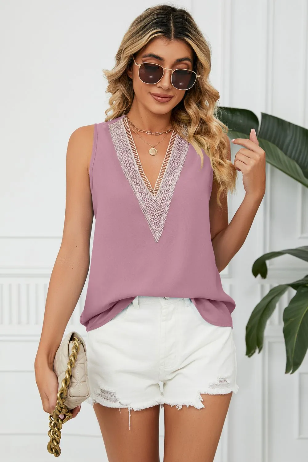 Contrast Trim Plunge Sleeveless Blouse